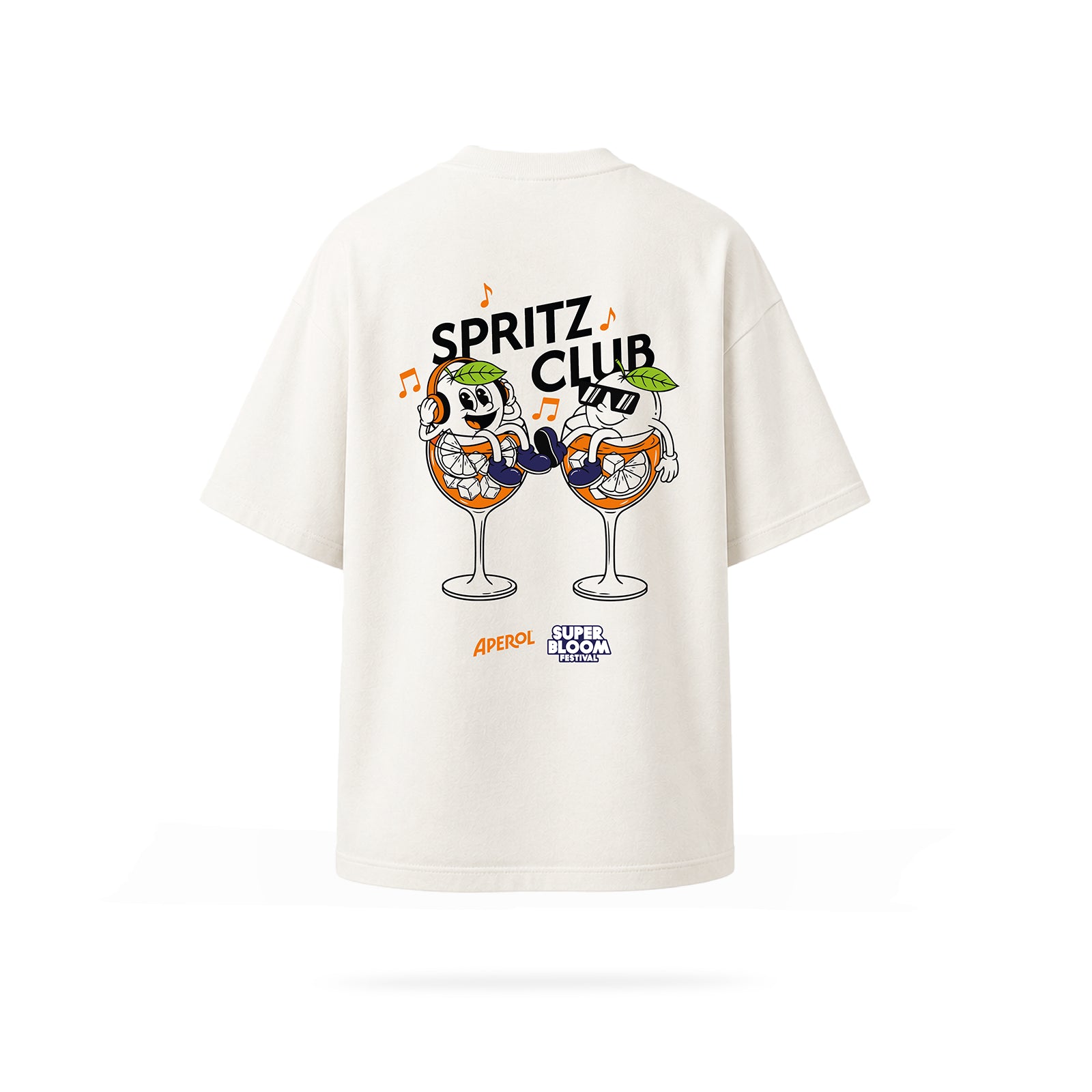 T-shirt Aperol x SUPERBLOOM blanc cassé avec deux verres Spritz animés et le texte "SPRITZ CLUB".
