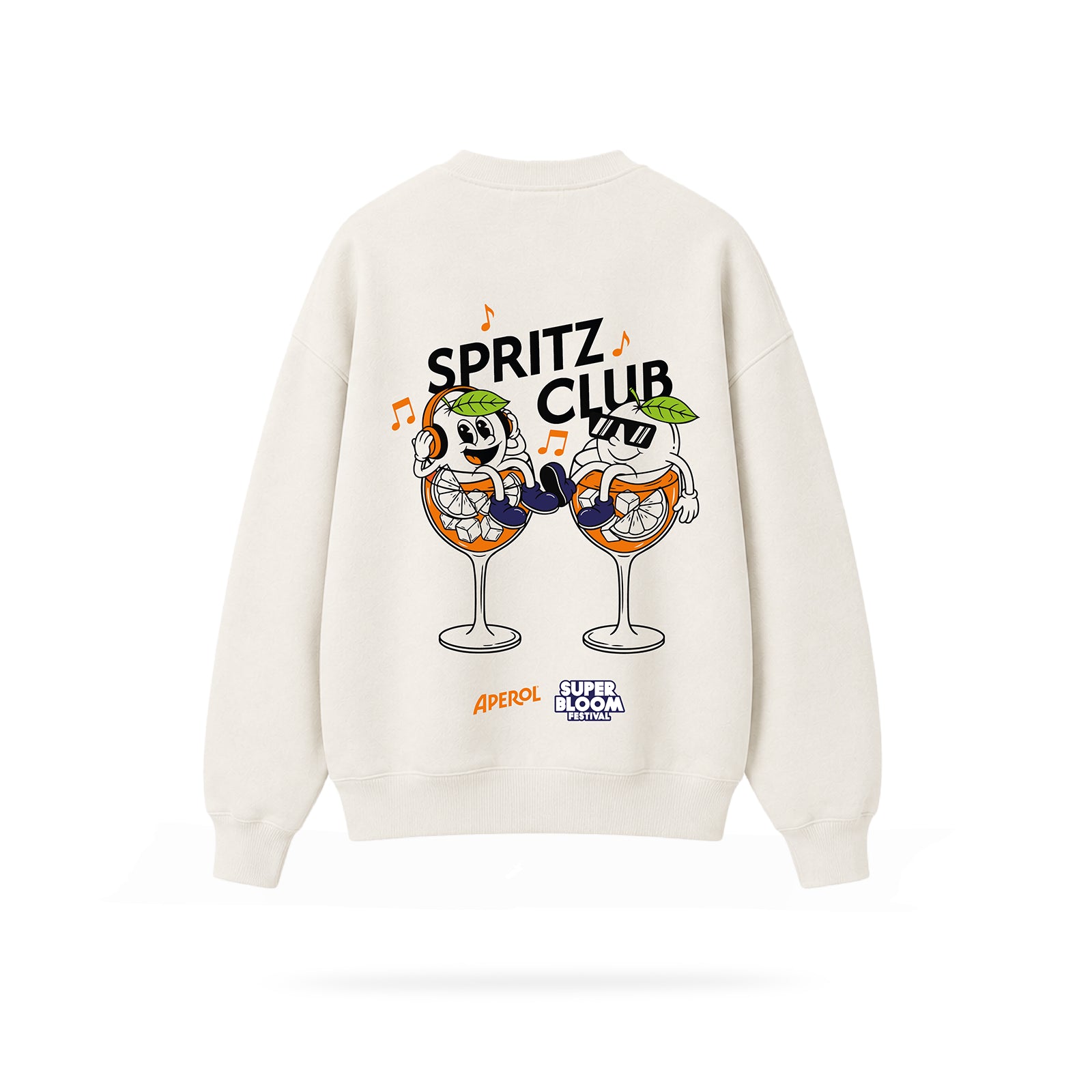 Aperol x SUPERBLOOM Sweatshirt in Creme mit Spritz Club Schriftzug und zwei Cocktailgläsern.